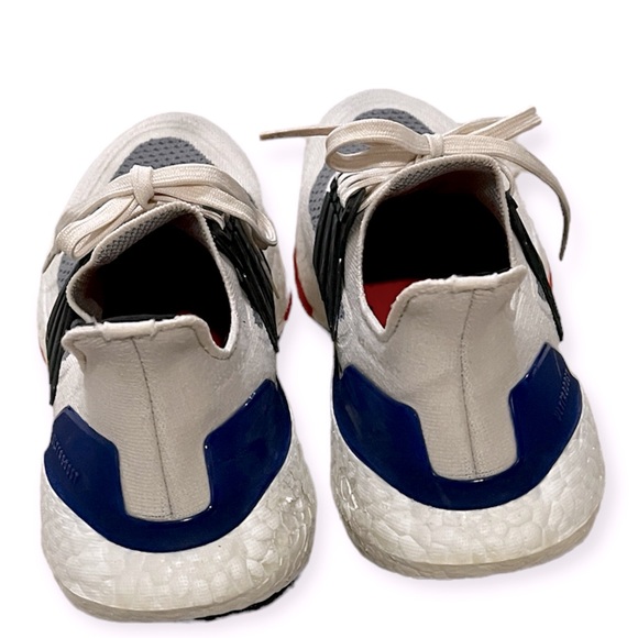 Adidas Ultraboost 21 Running Shoes- Big Kids Size 5, Woman’s Size 6 1/2 - Picture 6 of 8
